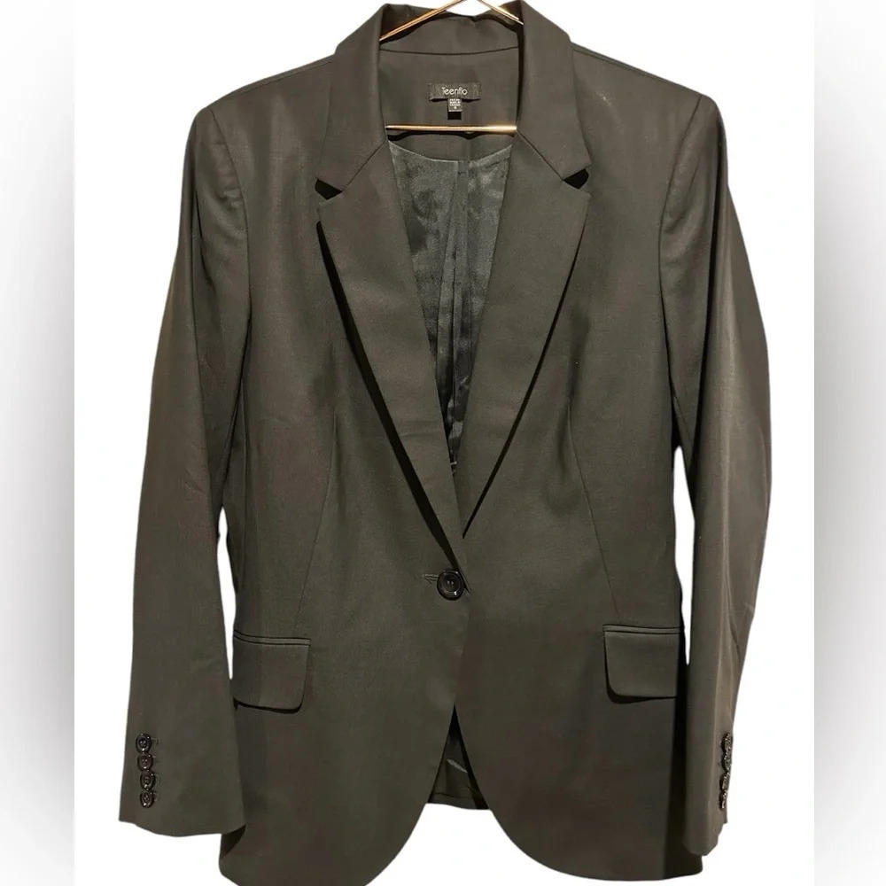 TeenFlo  wool blend vintage classic black blazer size 10 in good condition